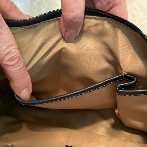 Liz Claiborne Black Pebble Leather Shoulder Bag Bucket Interior like hobo. - Picture 7 of 8